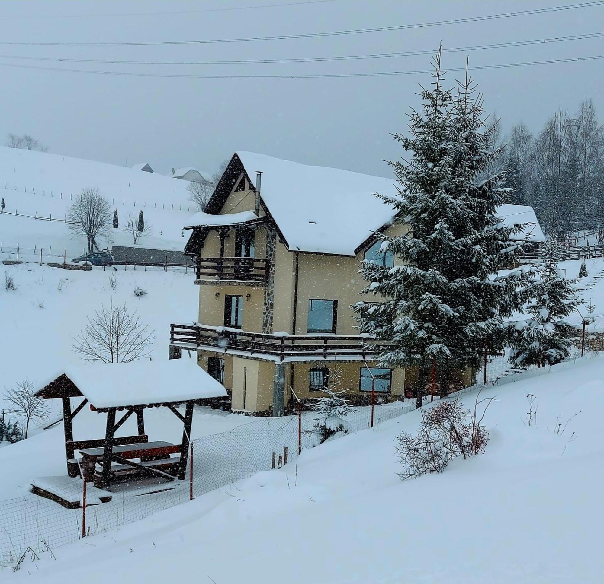 La Kaifas Villa Fundata Bagian luar foto